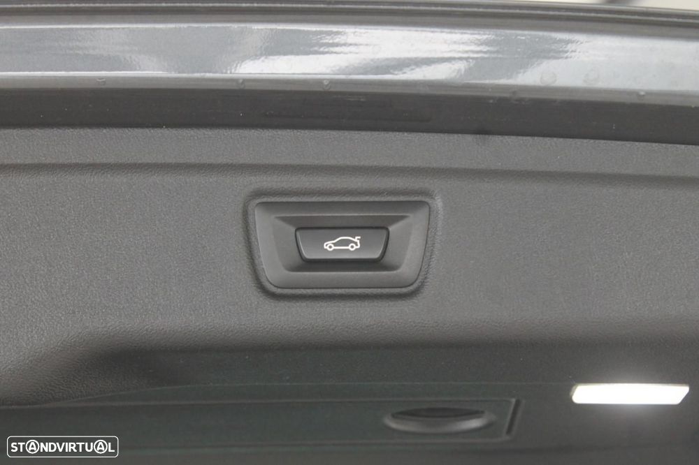 BMW 320 e Line Sport Auto - 38