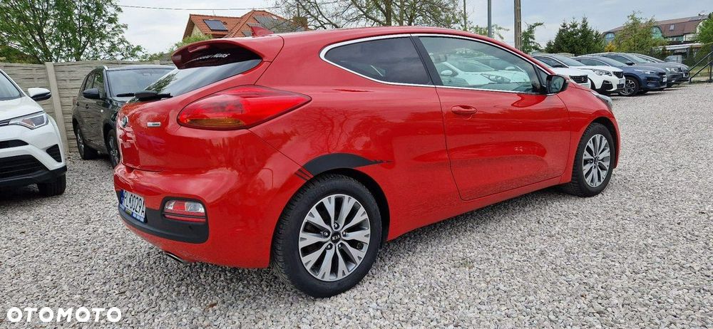 Kia ProCeed - 12