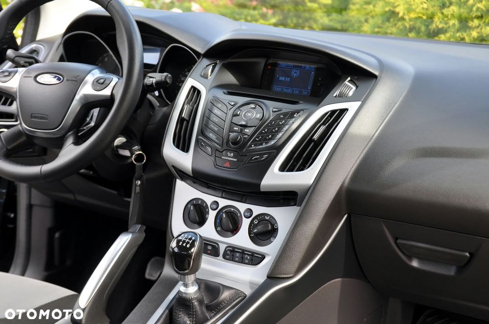 Ford Focus 1.6 EcoBoost Titanium - 26