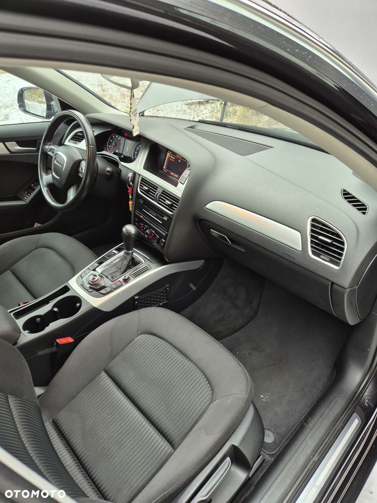 Audi A4 Limousine - 8