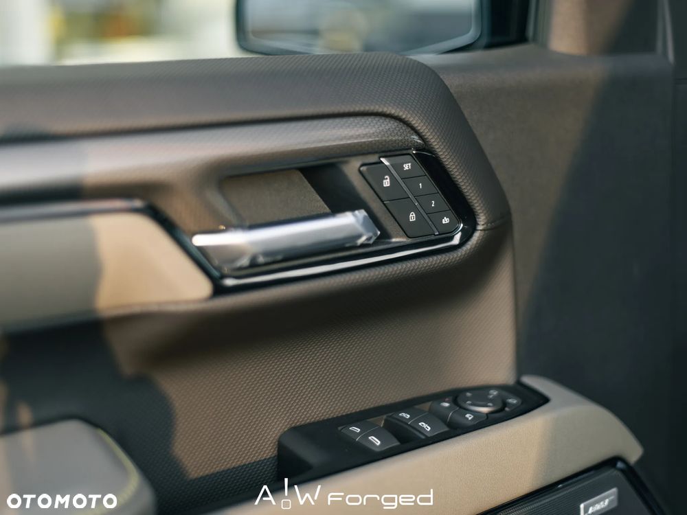 Chevrolet Silverado - 37