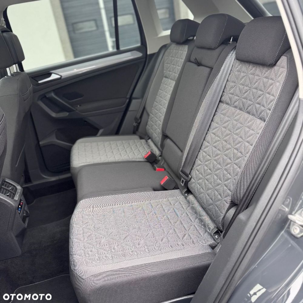 Volkswagen Tiguan - 23