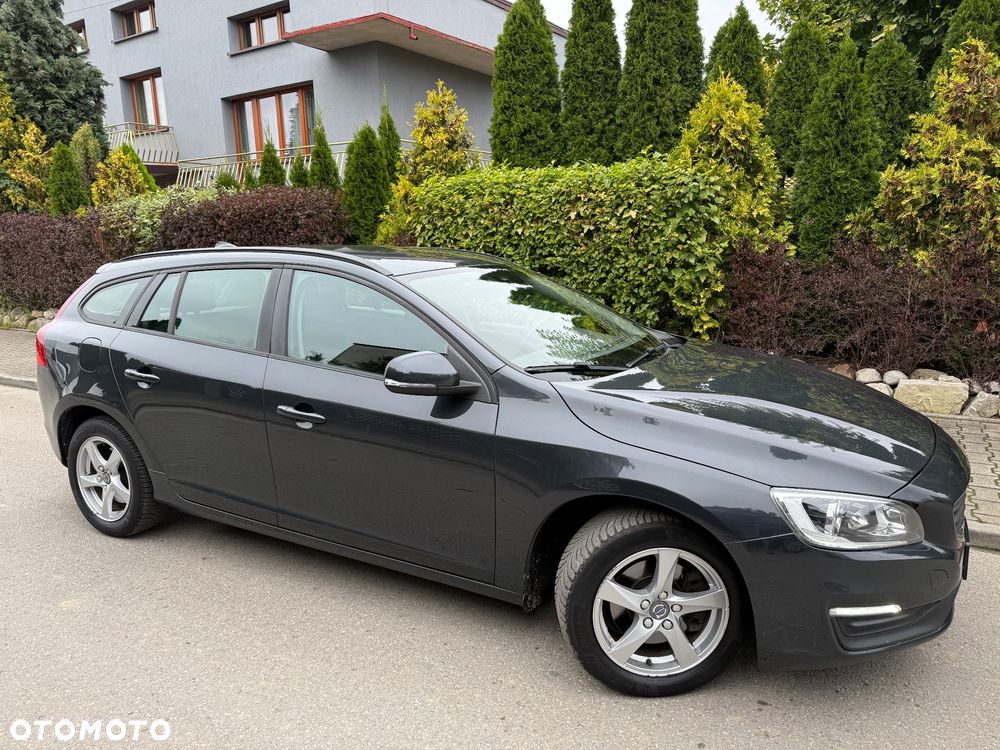Volvo V60 D2 Momentum - 13