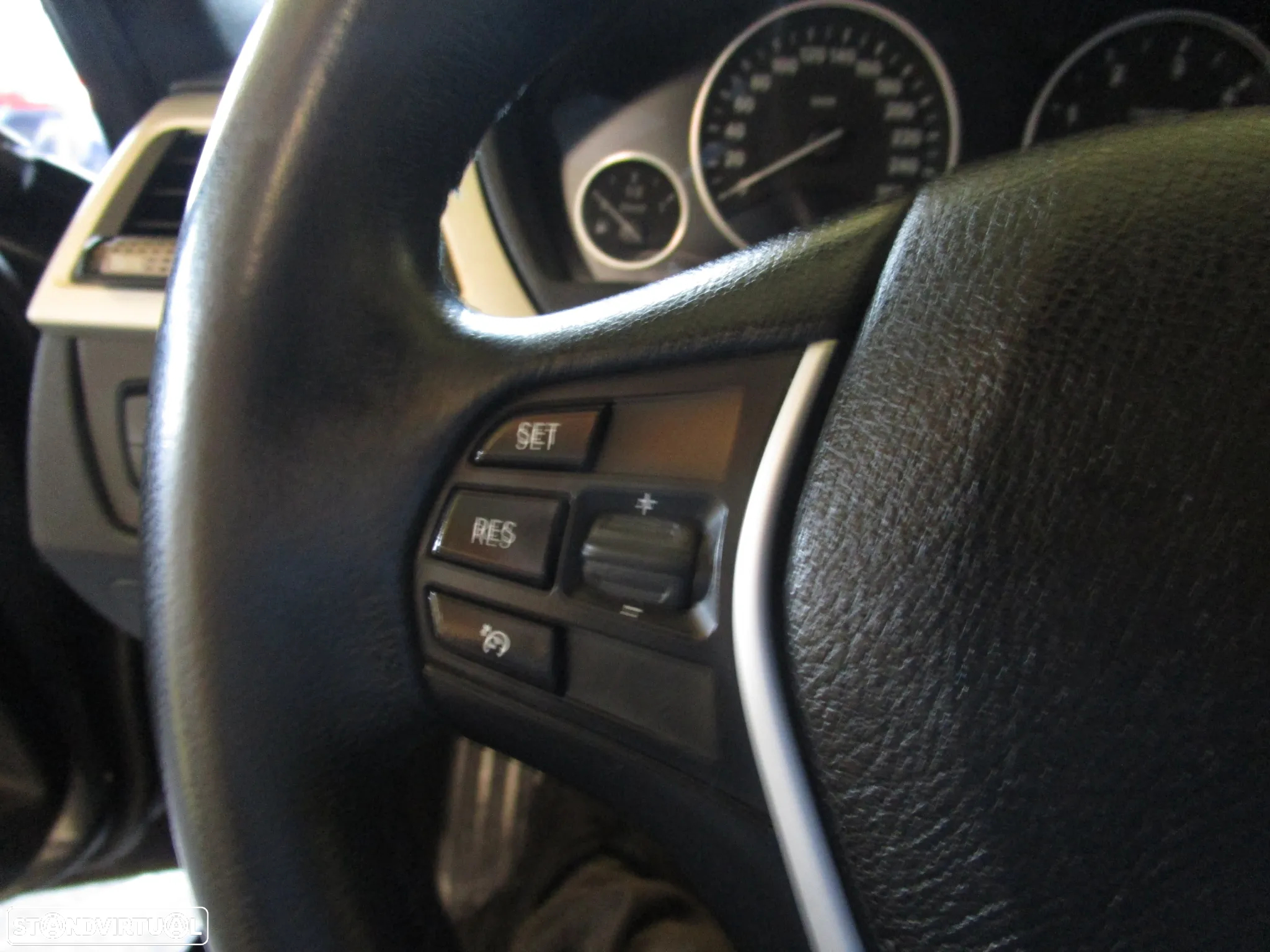 BMW 320 d DPF Touring Aut. Edition Sport - 22