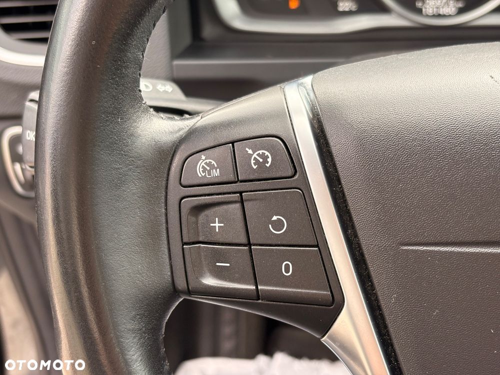 Volvo V60 D3 Momentum Core - 15