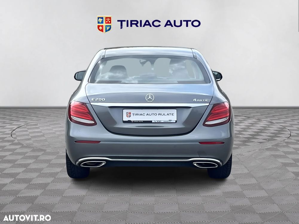 Mercedes-Benz E 200 4MATIC Aut. - 5