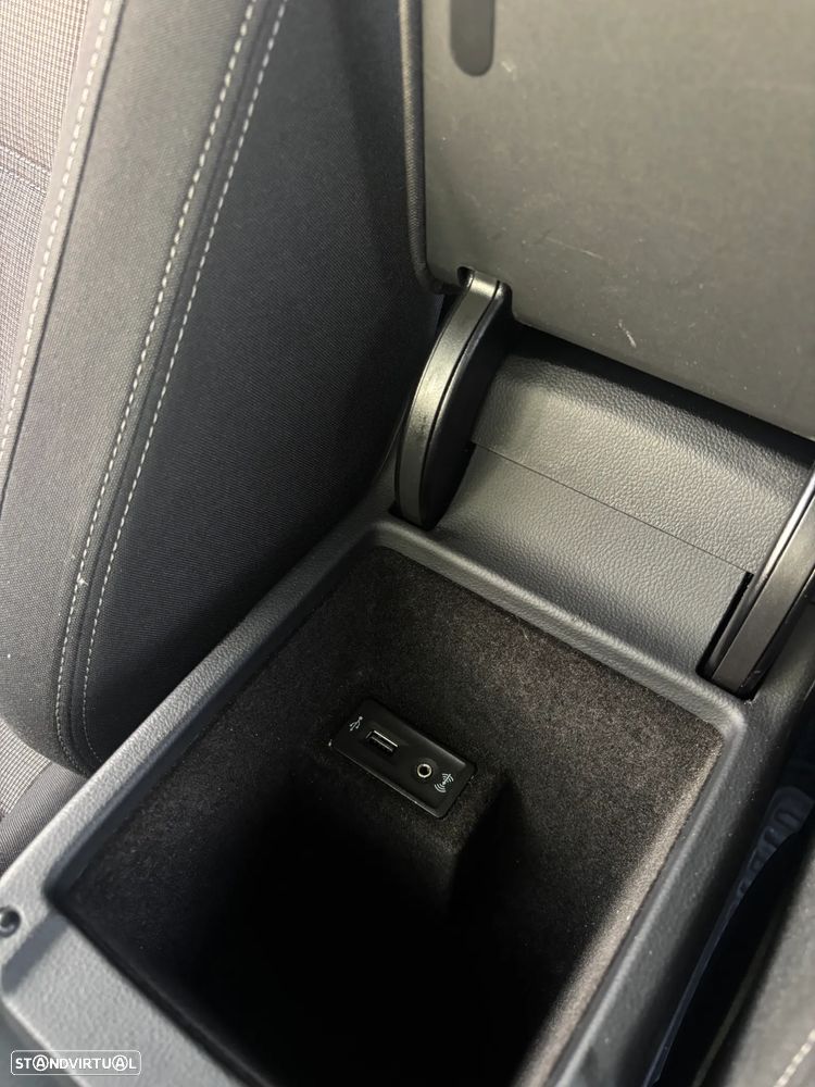 VW Passat Variant 2.0 TDI Confortline - 37