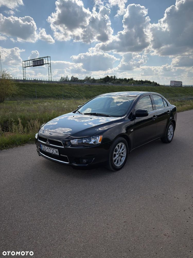 Mitsubishi Lancer 1.6 Inform - 1