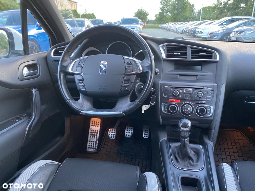 Citroën DS4 VTi 120 SoChic - 33