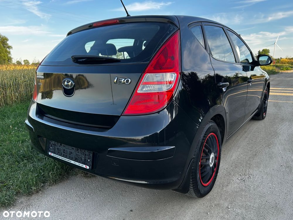 Hyundai i30 1.4 Classic + - 12
