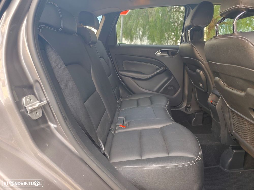 Mercedes-Benz B 180 d Urban Aut. - 25