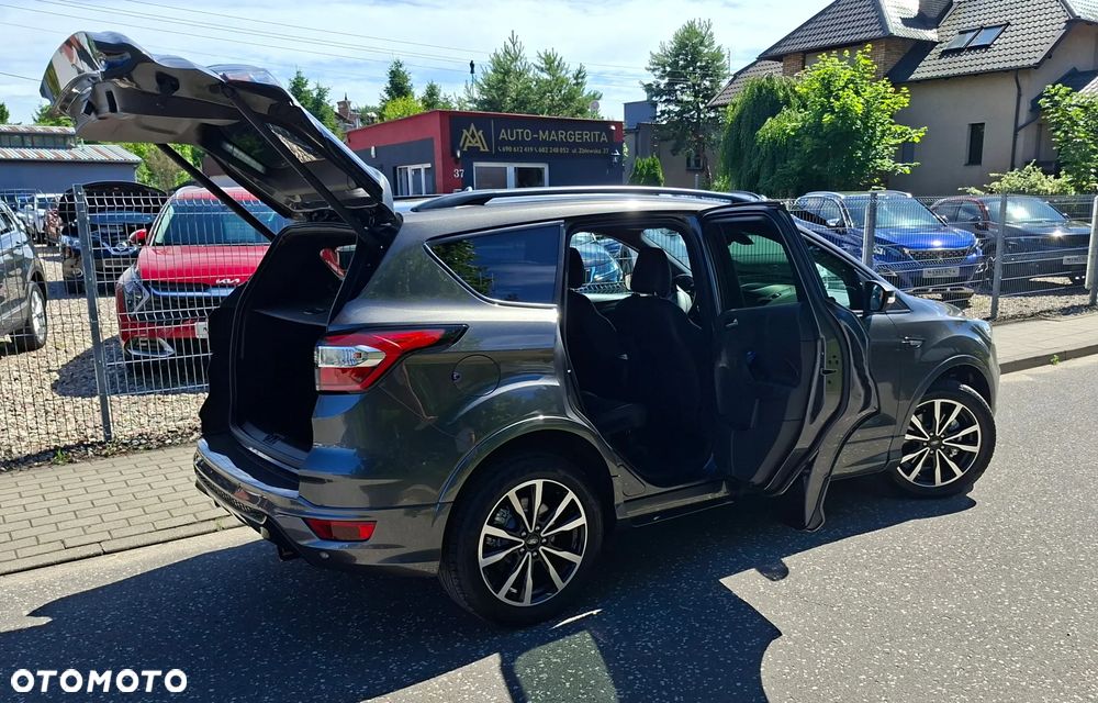 Ford Kuga 2.0 TDCi 2x4 ST-Line - 38