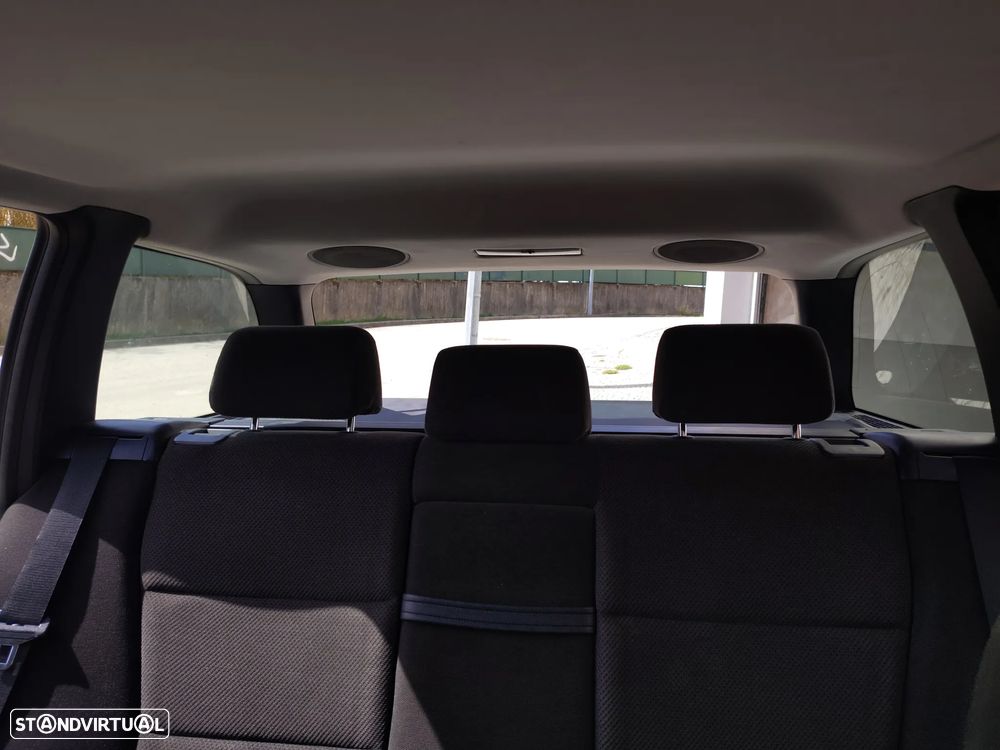 BMW 318 tds Touring - 9