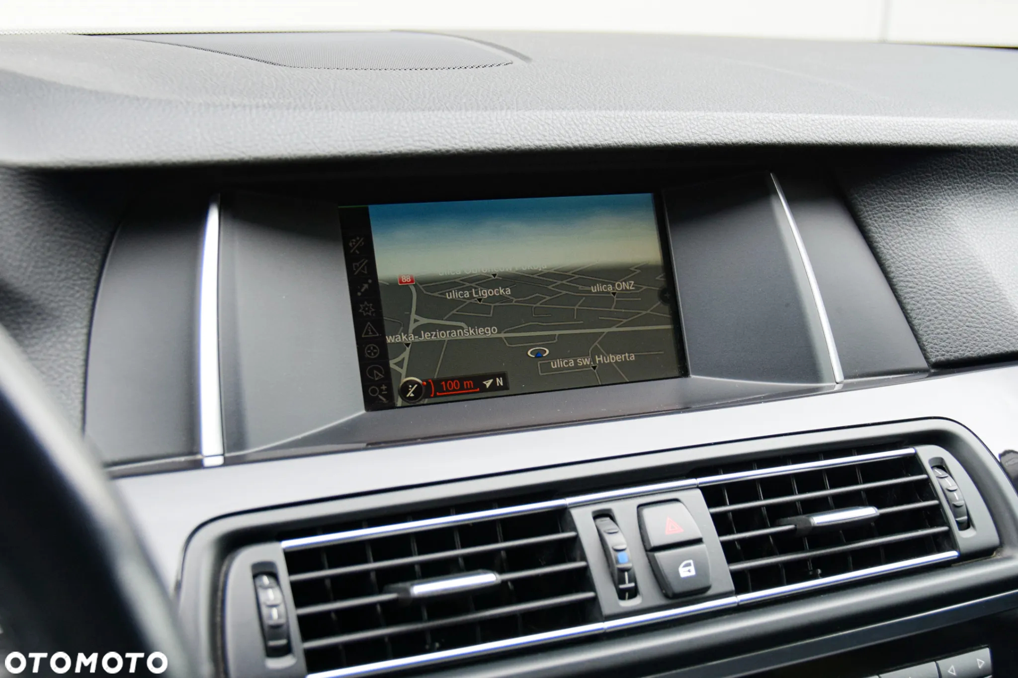 BMW Seria 5 520d xDrive - 9