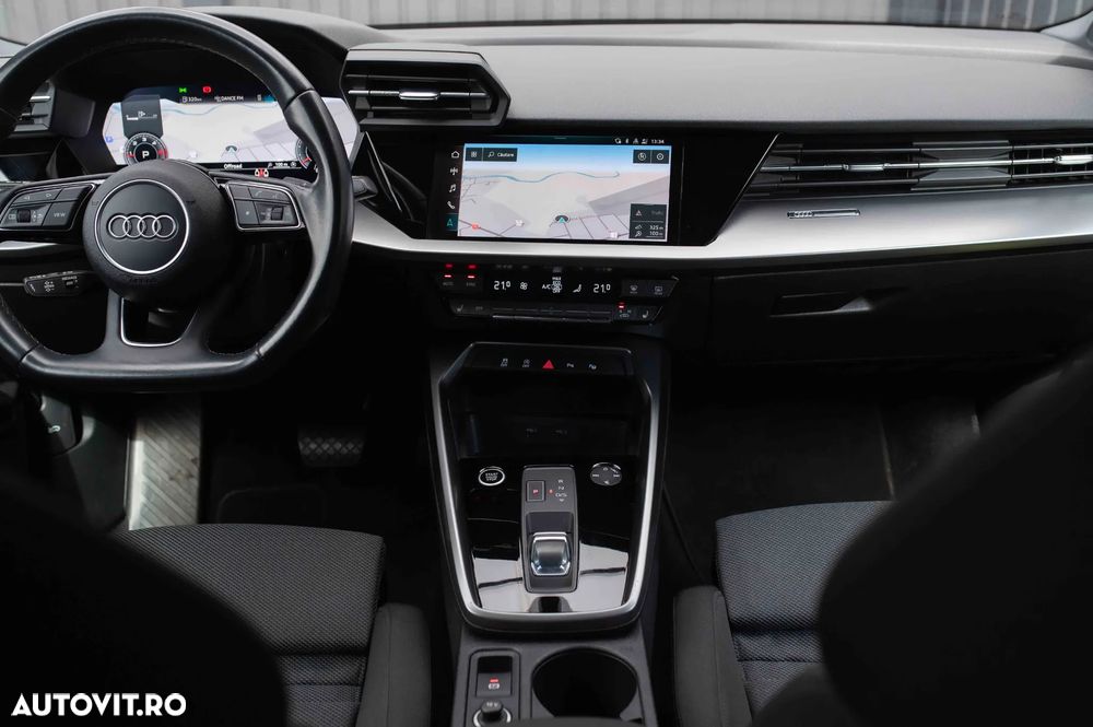 Audi A3 35 TDI ack S tronic S line - 35