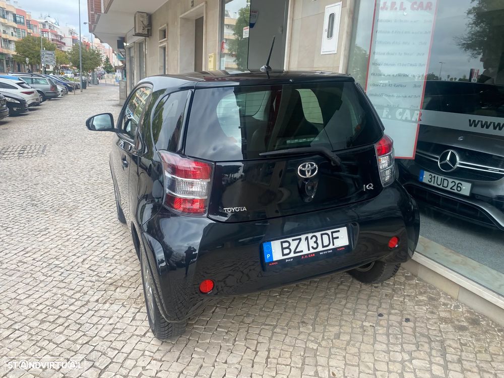 Toyota iQ 1.0 Multidrive + - 8