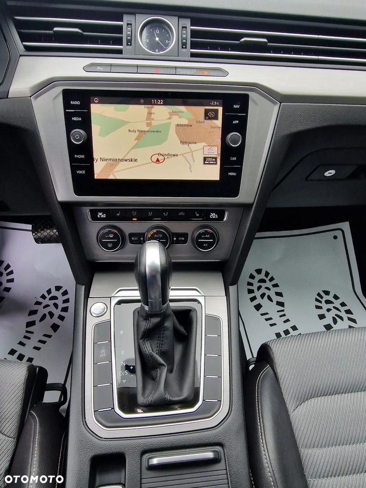 Volkswagen Passat 2.0 TDI DSG (BlueMotion Technology) Highline - 19