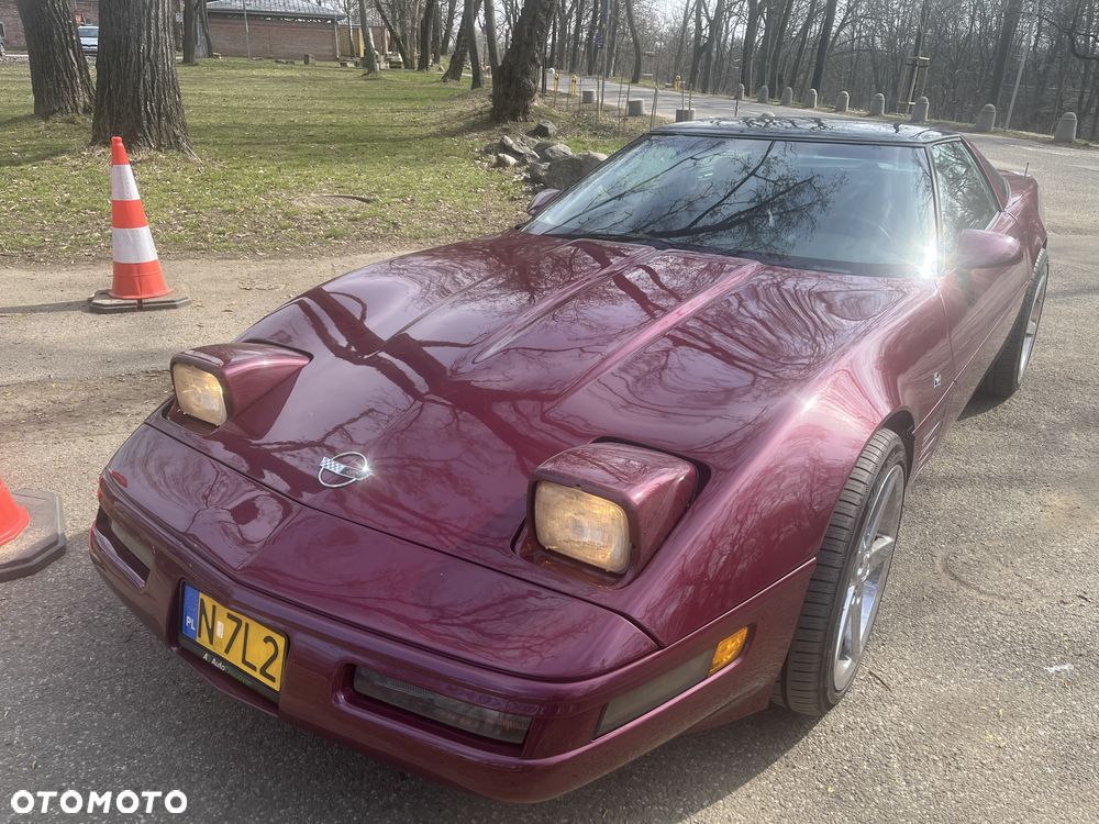 Chevrolet Corvette - 4