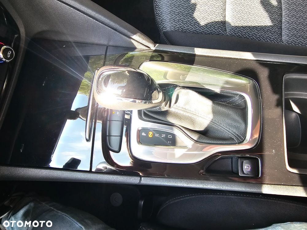 Opel Insignia 1.6 Automatik Ultimate 120 Jahre - 16