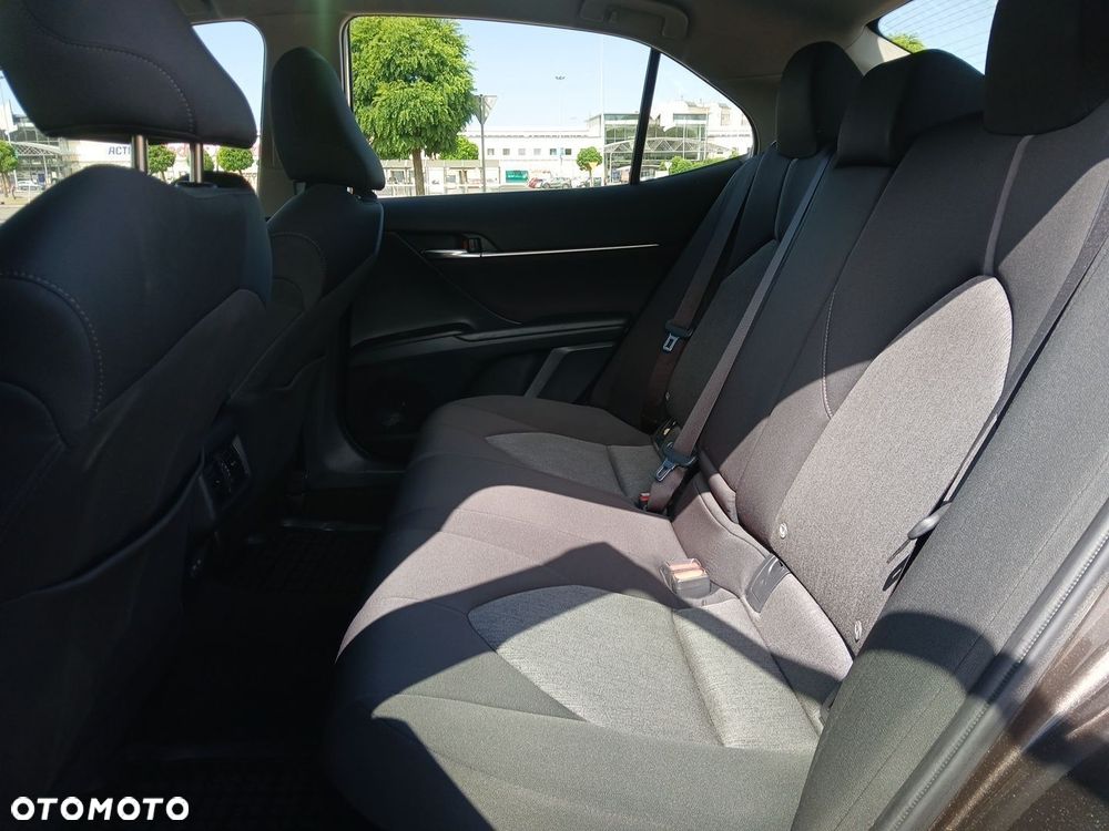 Toyota Camry 2.5 Hybrid Comfort CVT - 12