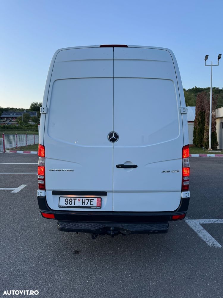 Mercedes-Benz Sprinter - 13