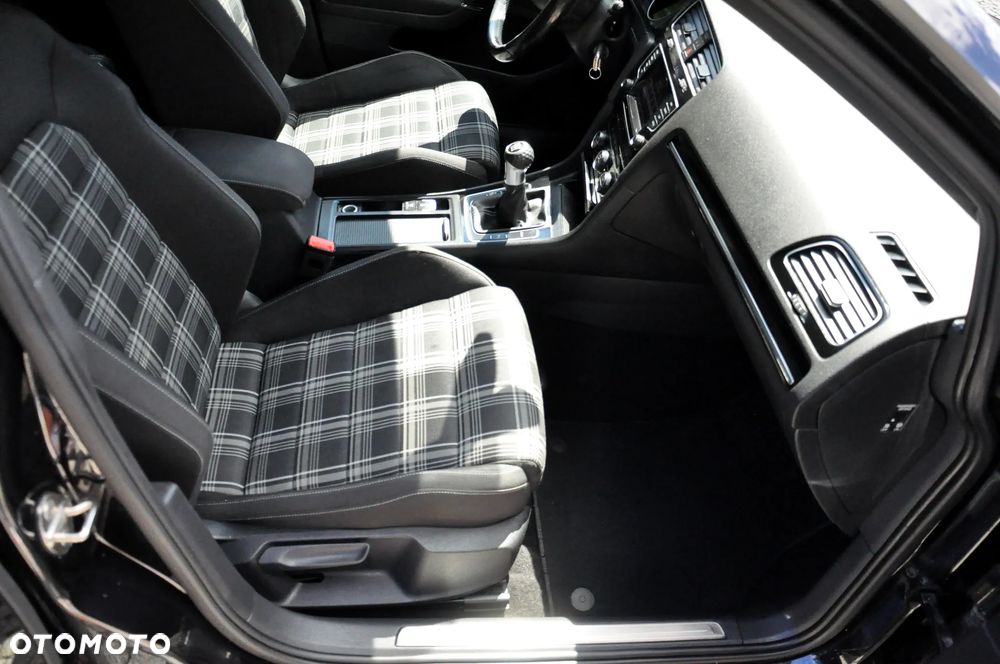 Volkswagen Golf 2.0 TDI BMT GTD - 8