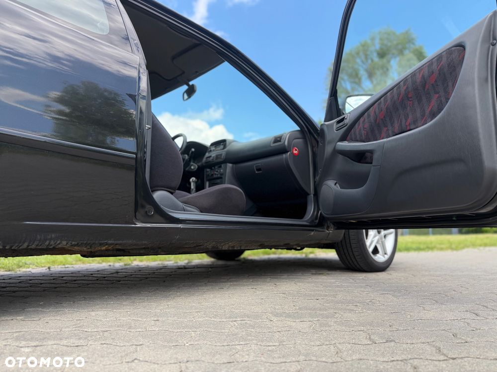 Toyota Corolla - 13
