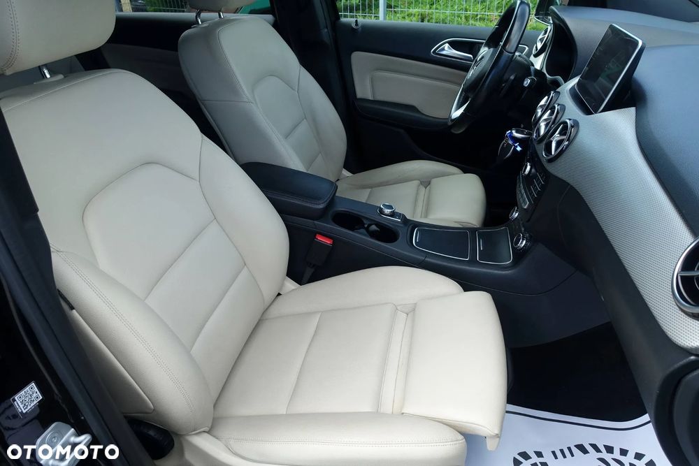 Mercedes-Benz Klasa B 180 7G-DCT Style - 13