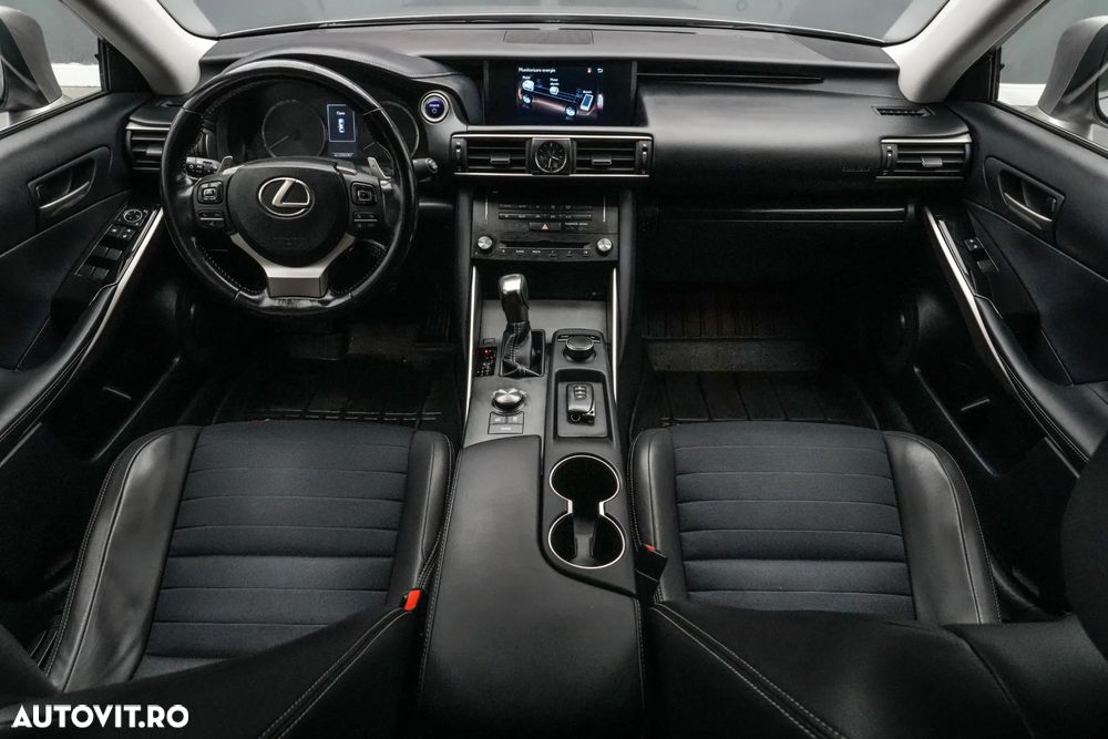 Lexus Seria IS 300h Executive - 7