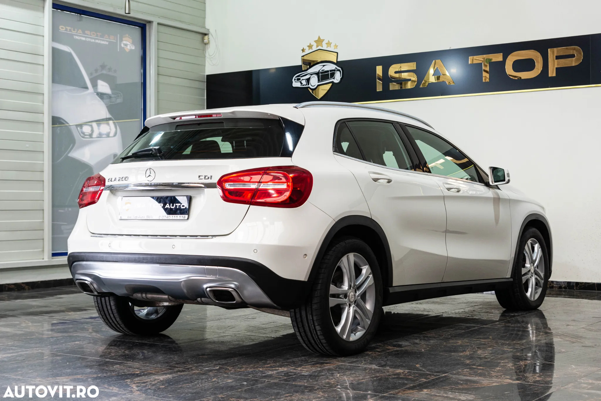 Mercedes-Benz GLA 200 d 7G-DCT Urban - 32