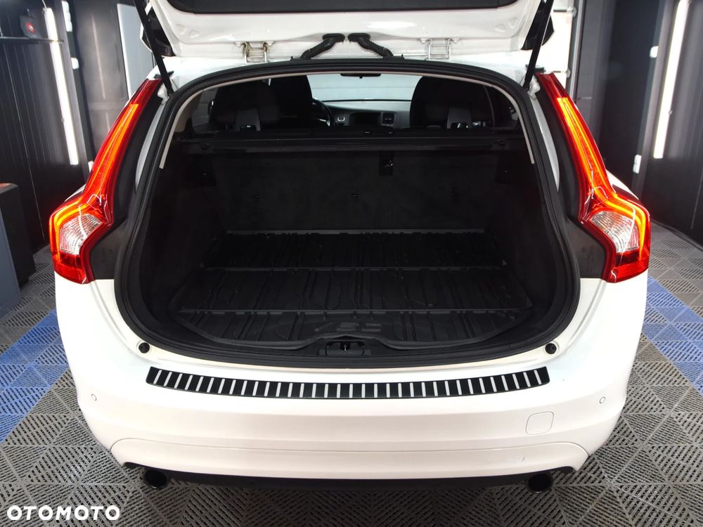 Volvo V60 T3 Drive-E Kinetic - 10