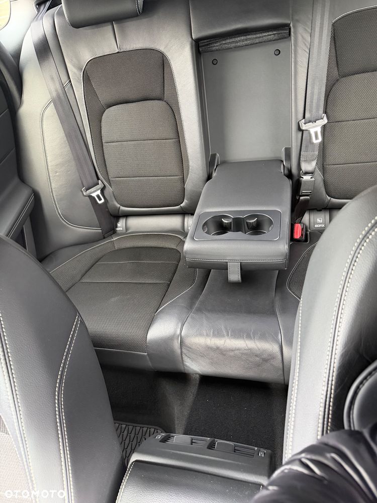 Jaguar XF 2.0 i4D AWD R-Sport - 35