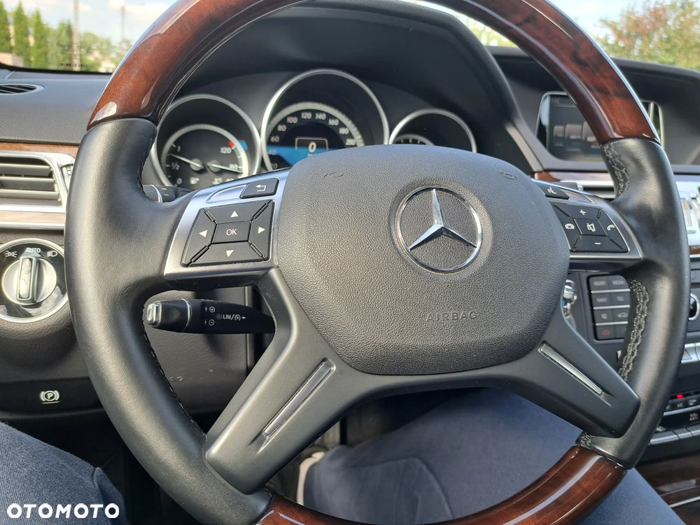 Mercedes-Benz Klasa E 250 7G-TRONIC - 14