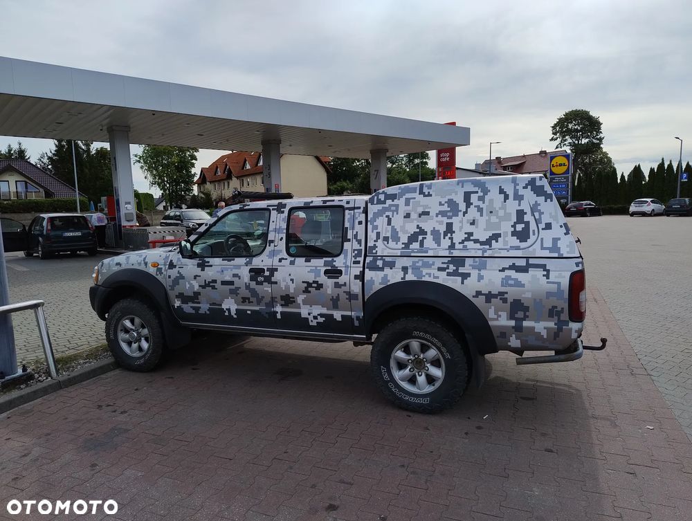 Nissan Pickup - 9