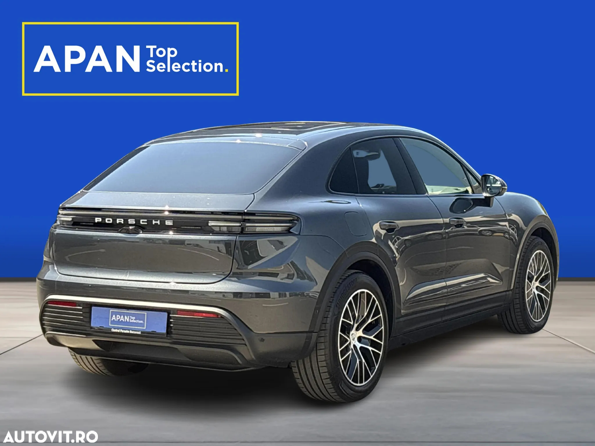Porsche Macan 4 - 7