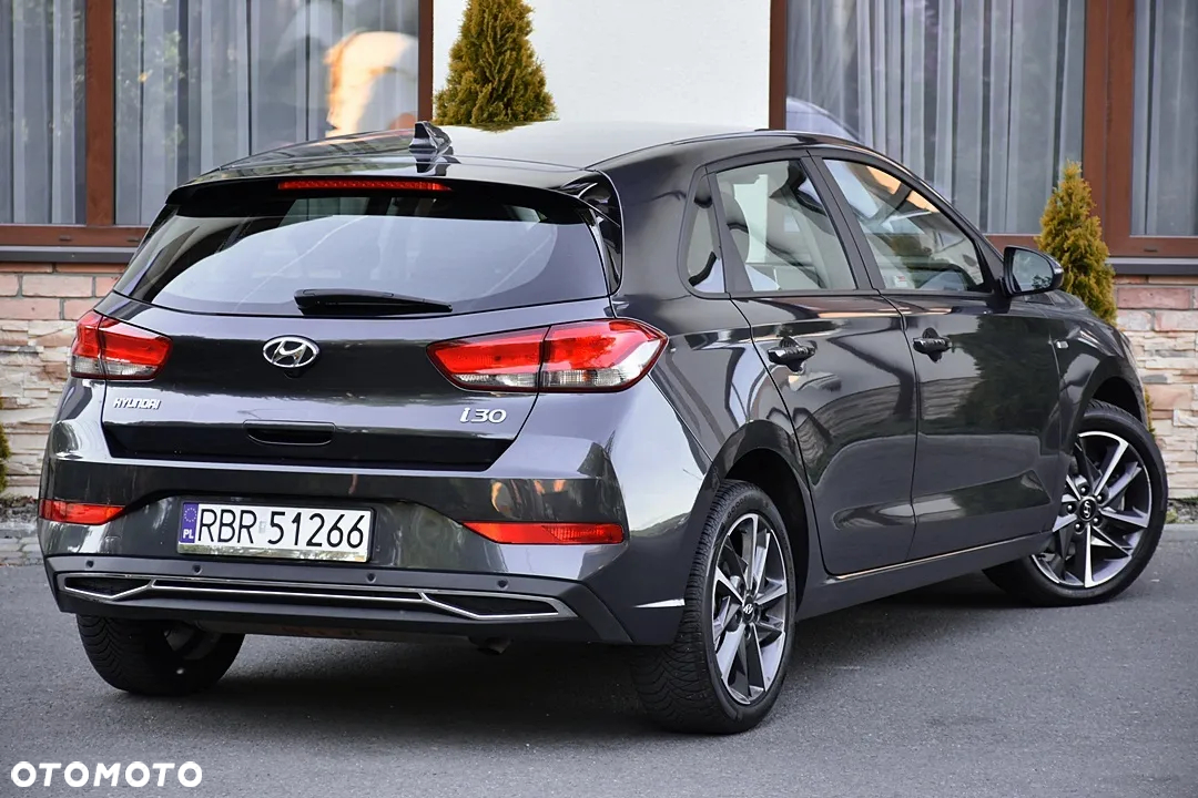 Hyundai i30 1.0 T-GDI 48V-Hybrid DCT Intro - 3