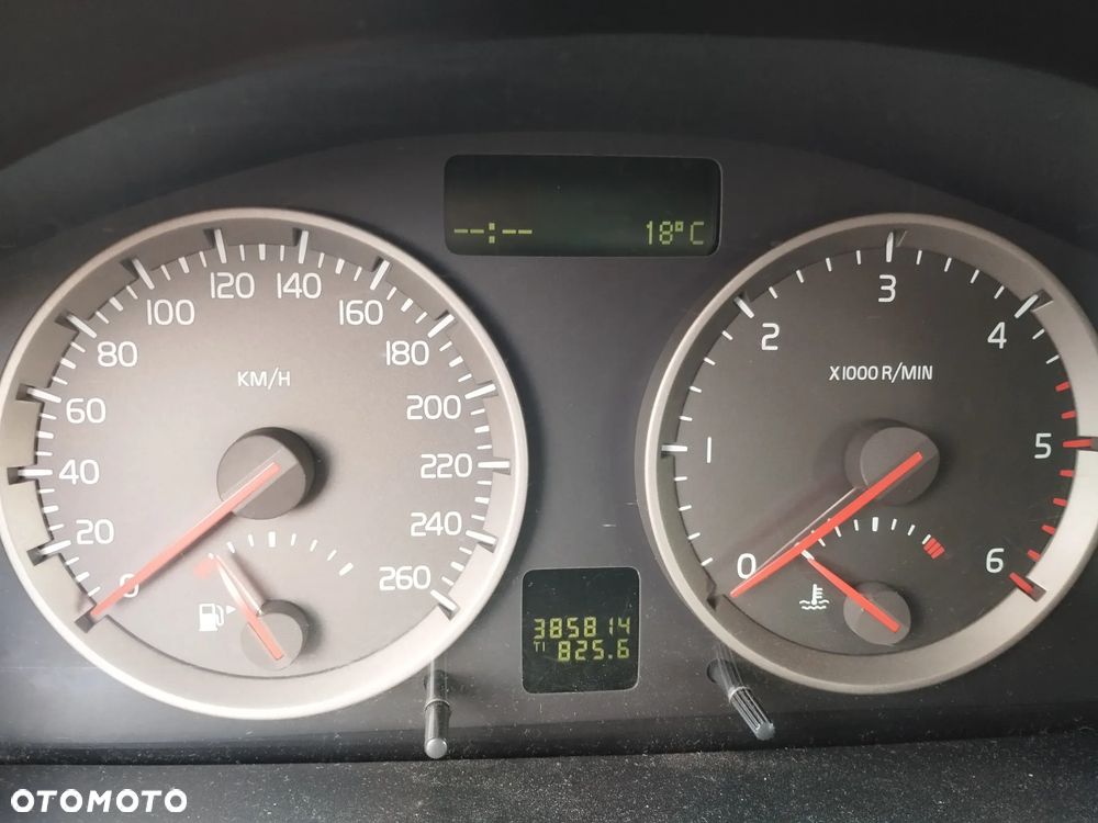 Volvo S40 2.0D Momentum - 9