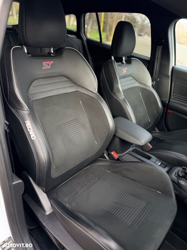 Ford Focus 2.3 Ecoboost ST3 - 21