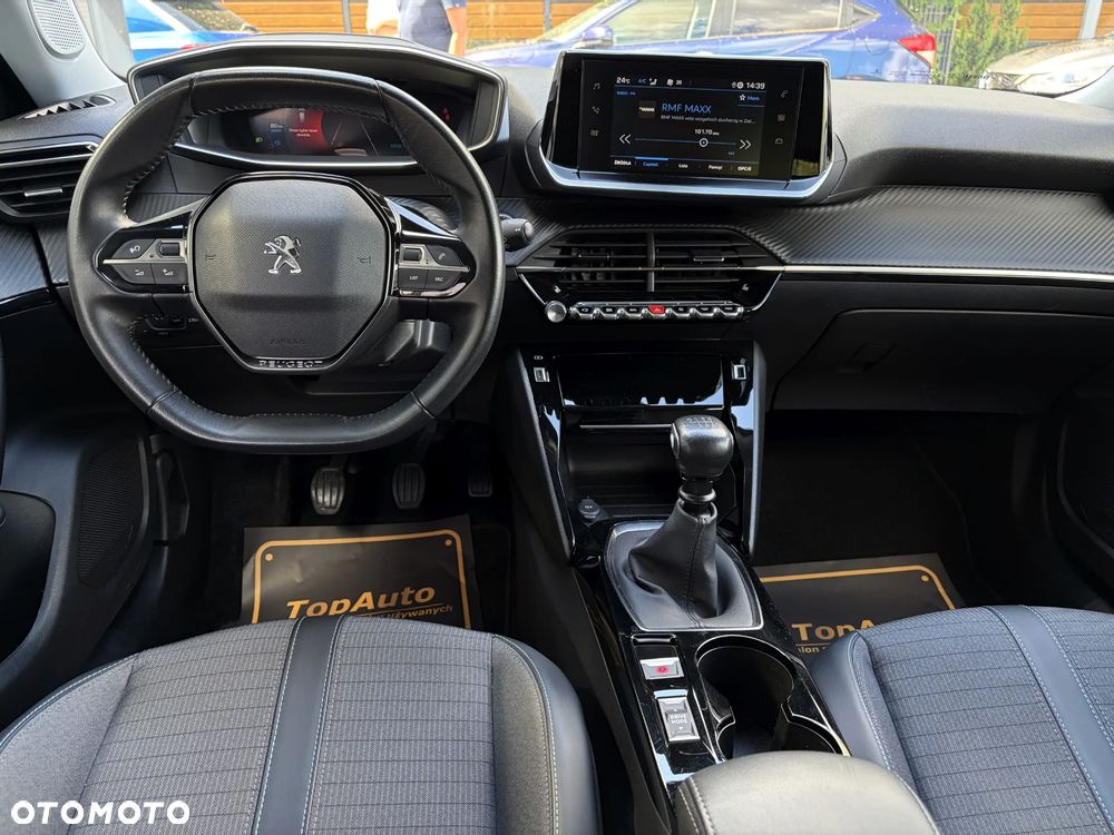 Peugeot 2008 1.2 PureTech Allure Pack S&S - 32
