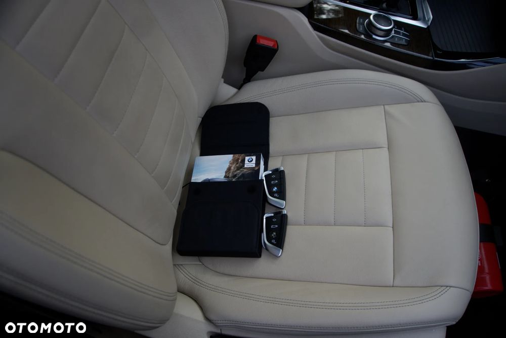 BMW X3 xDrive20d Luxury Line - 25