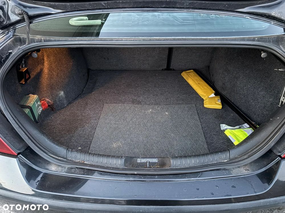 Ford Mondeo 2.0 TDDi Ghia - 17