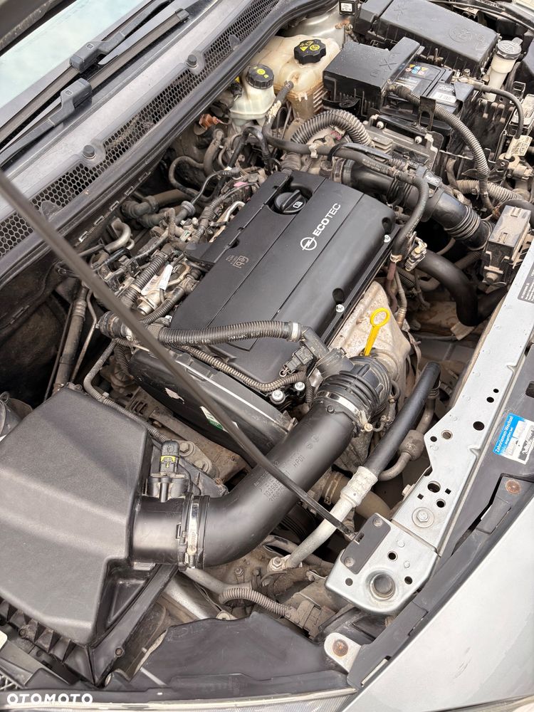 Opel Astra 1.6 T 111 - 12