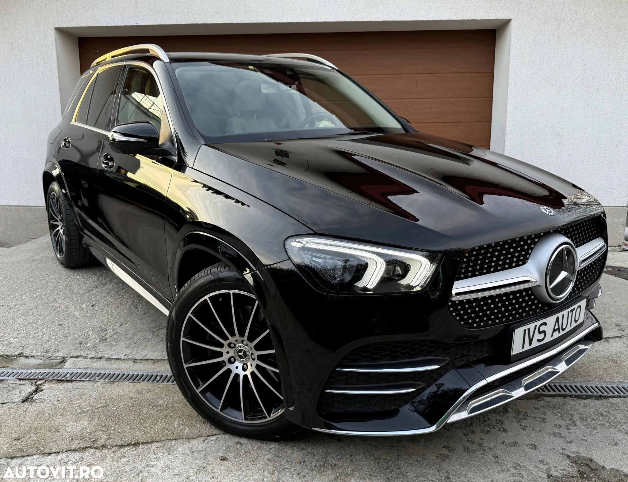 Mercedes-Benz GLE 300 d 4Matic 9G-TRONIC AMG Line - 2