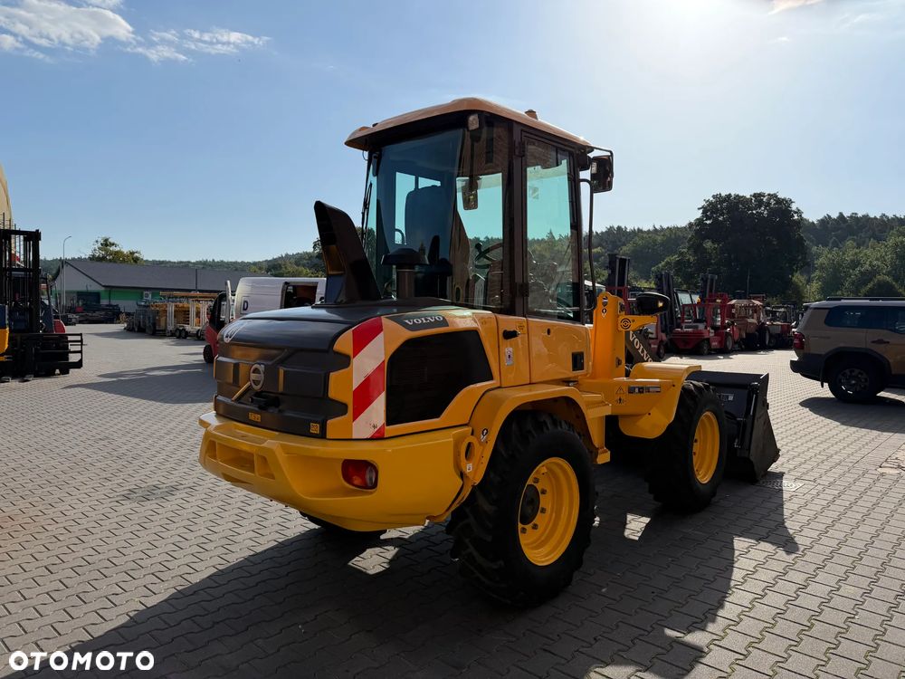Volvo L30G - 6