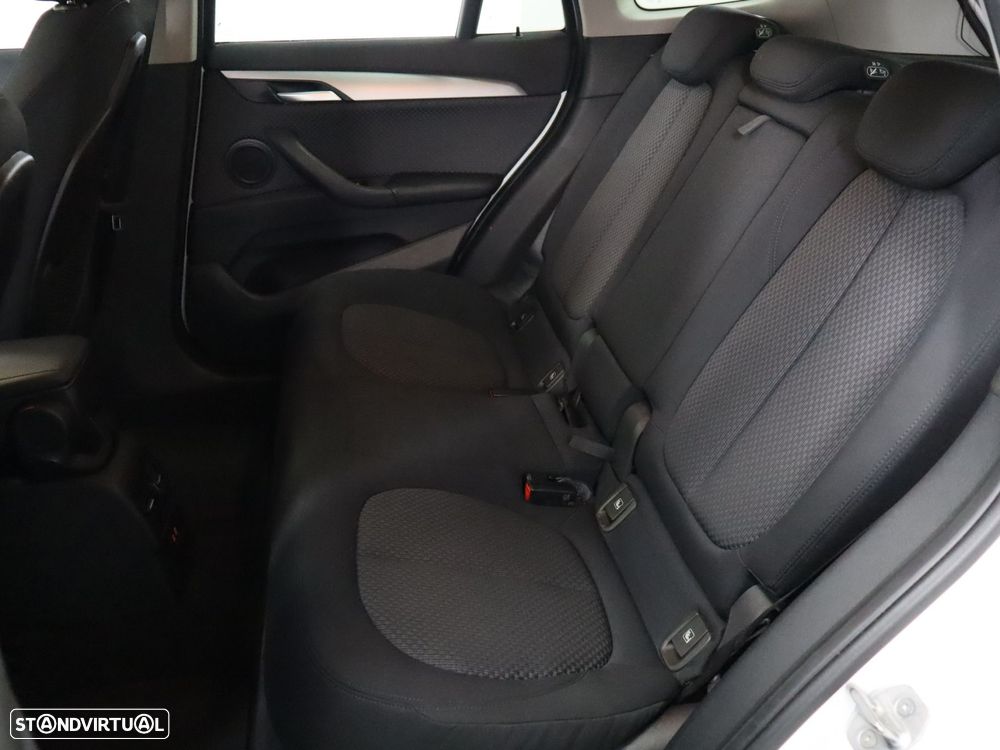 BMW X1 25 e xDrive - 11