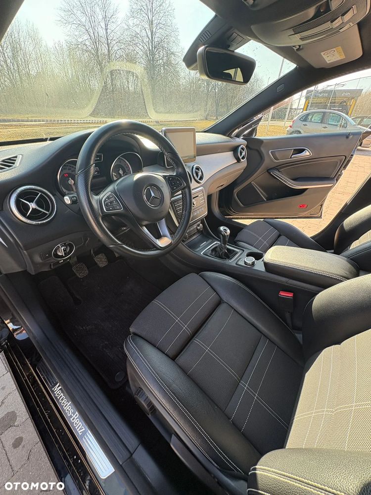 Mercedes-Benz CLA 180 UrbanStyle Edition - 5