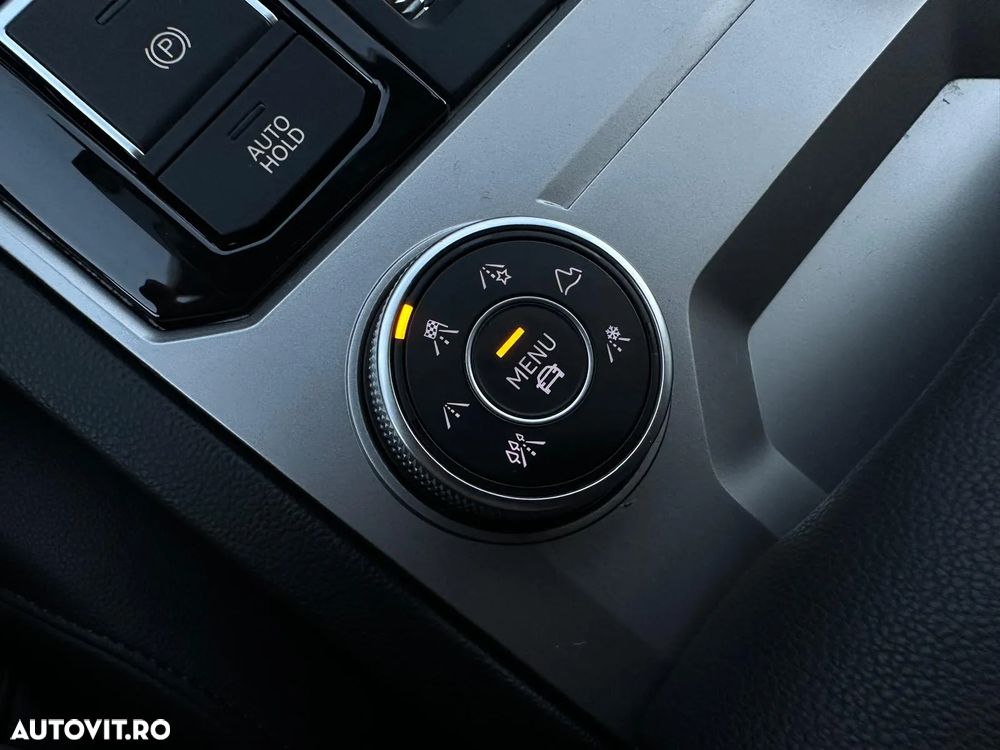 Volkswagen Touareg V6 TDI 4MOTION Style - 30