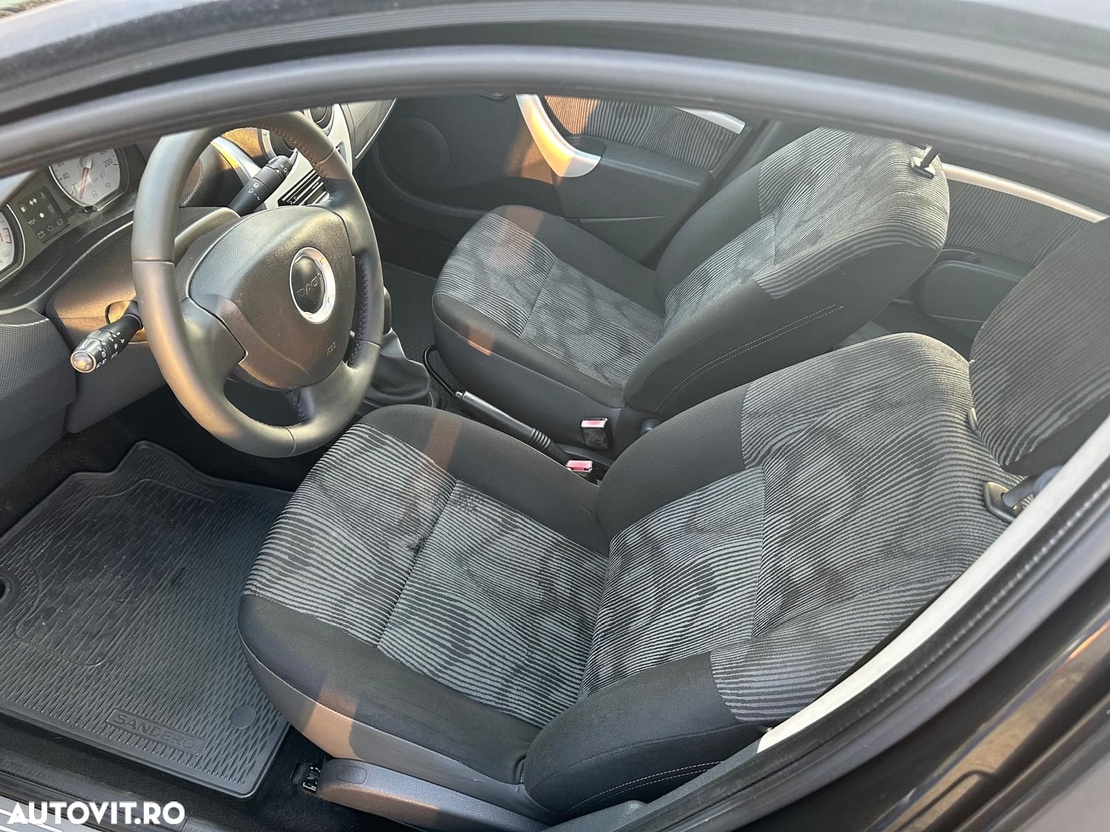 Dacia Sandero 1.6 MPI Stepway - 11
