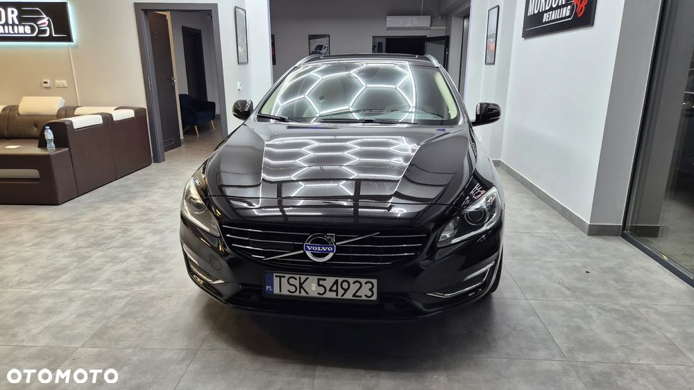 Volvo V60 D6 AWD Plug-in Hybrid Summum - 12
