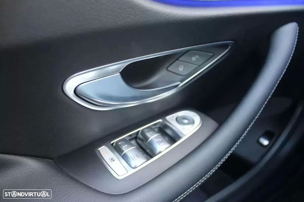 Mercedes-Benz E 220 d Aut. - 31